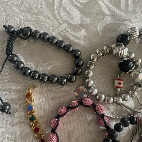 Grab Bag of Random Bangles Bracelets Beaded Jewelry - Picture 3 of 8